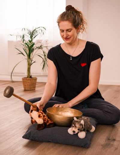 Die Kursmitte für die Musik-Gruppen wird aufgebaut.